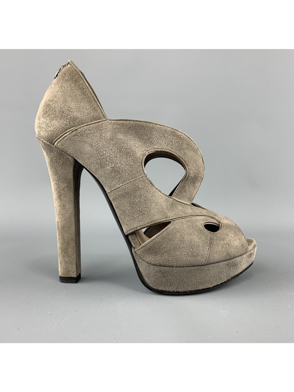 BOTTEGA VENETA Size 7 Grey Suede Patent Leather Piping Peep Toe Sandals
